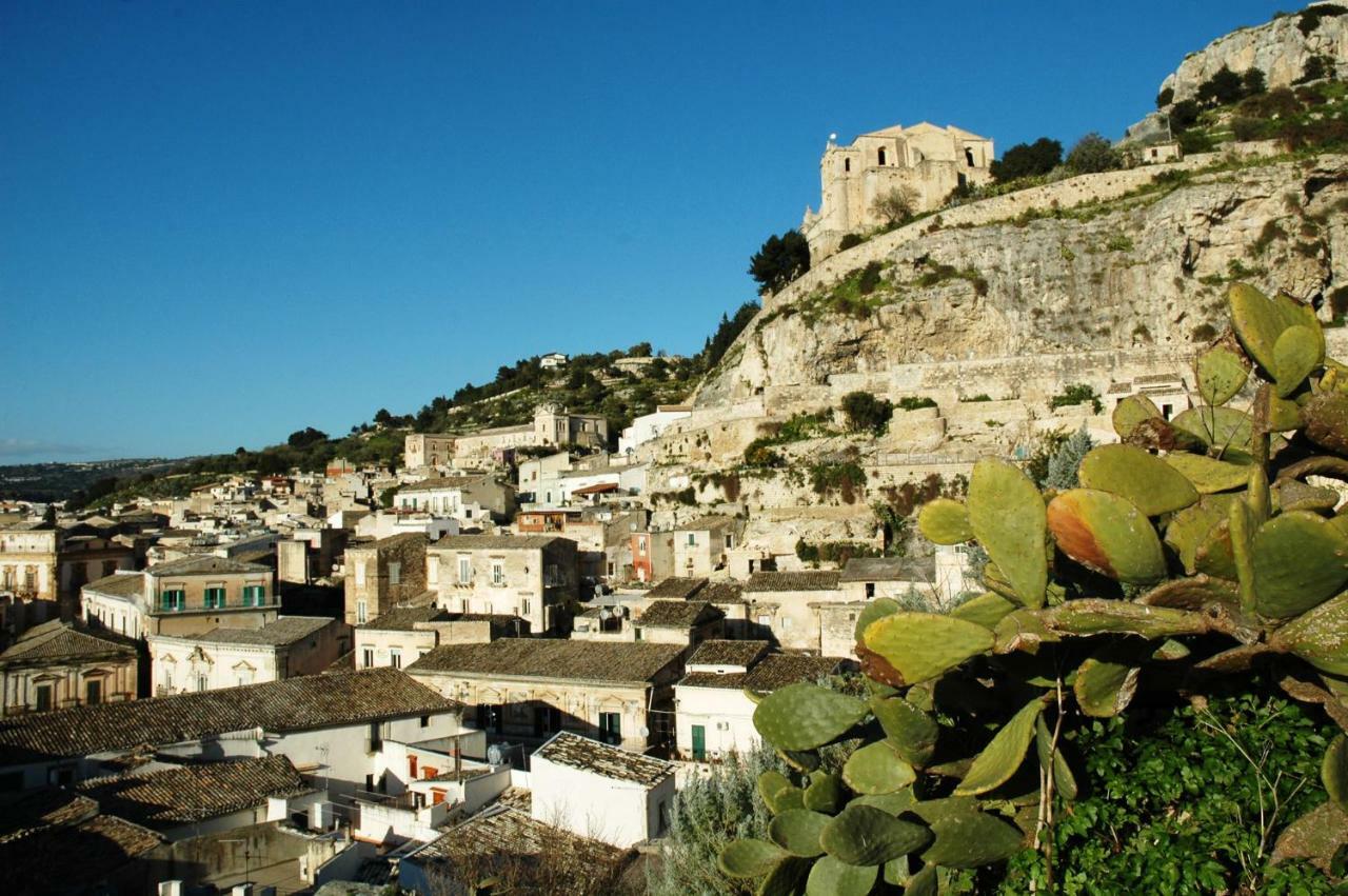 Appartamento In Centro Casa Vacanza Scicli Luaran gambar