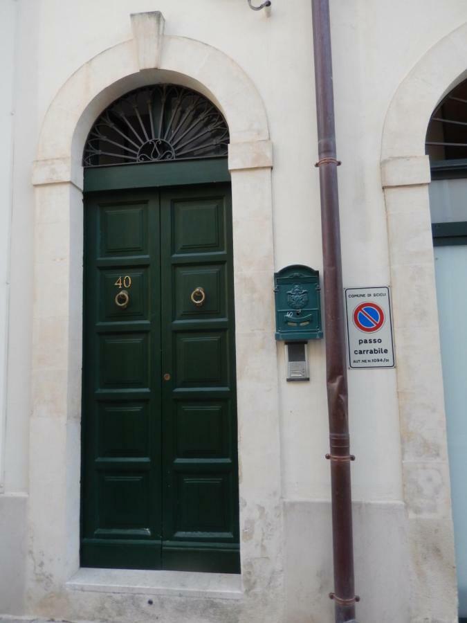 Appartamento In Centro Casa Vacanza Scicli Luaran gambar