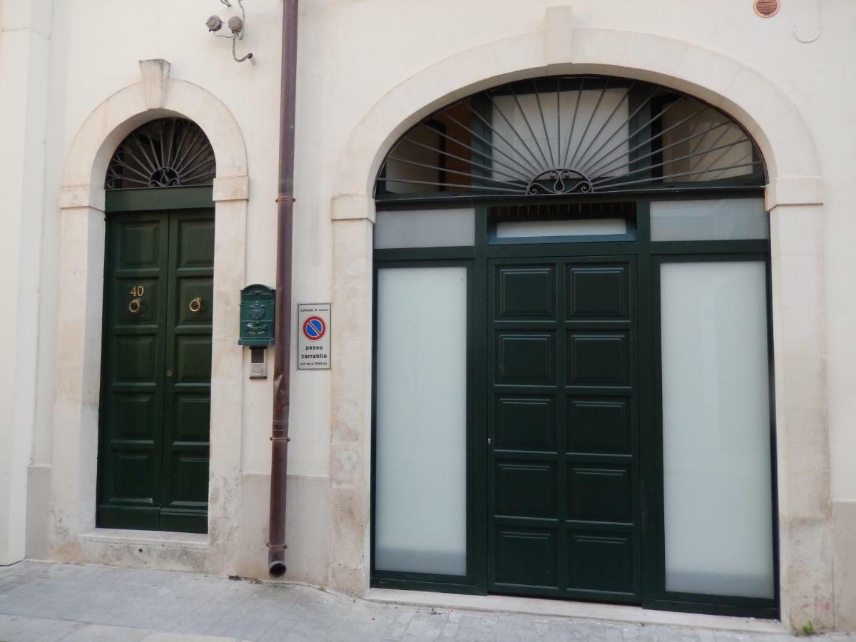 Appartamento In Centro Casa Vacanza Scicli Luaran gambar